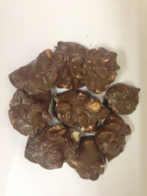 Milk Choc Peanut Clusters 100g